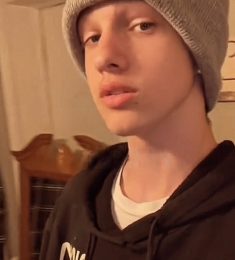 Desmond, 18 Jahre alt, Gay, Mann, Kassel, Deutschland